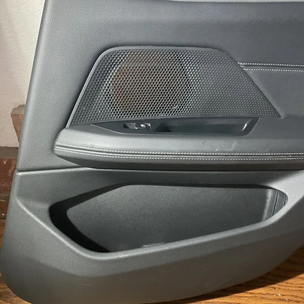 BMW I4 DOOR PANEL RIGHT REAR 2023 OEM